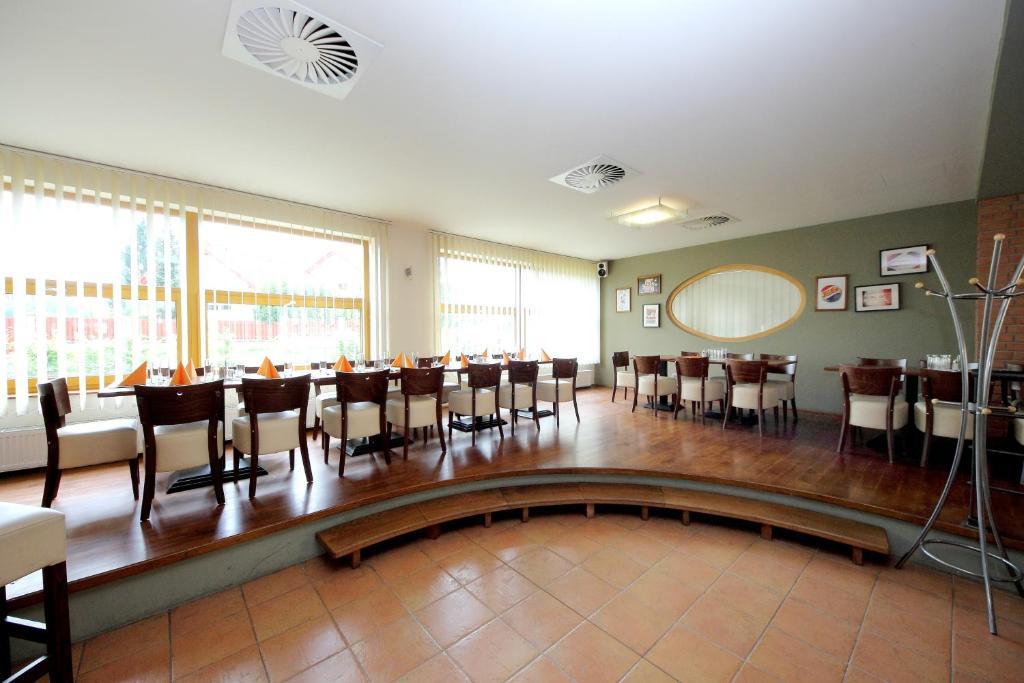 Hotel S-Centrum Benesov  Εξωτερικό φωτογραφία