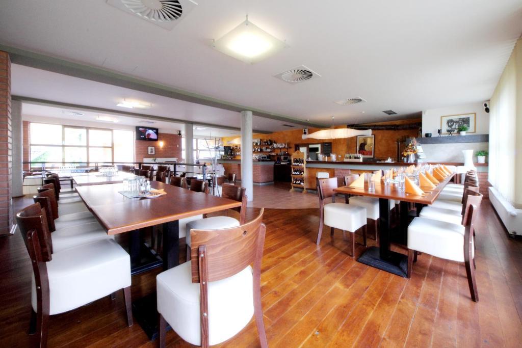 Hotel S-Centrum Benesov  Εξωτερικό φωτογραφία