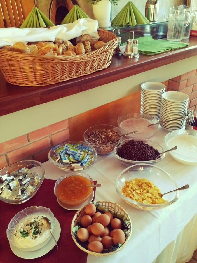 Hotel S-Centrum Benesov  Εξωτερικό φωτογραφία