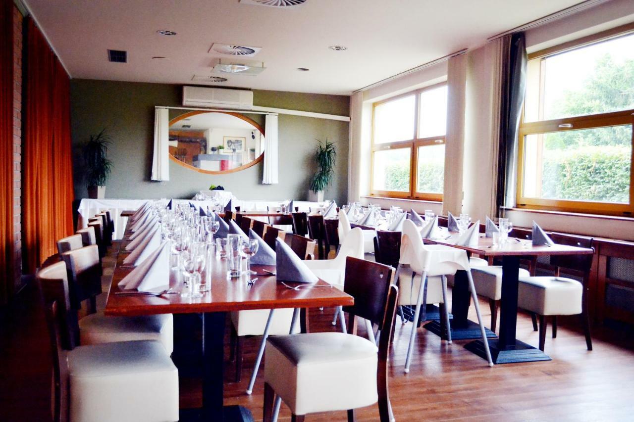 Hotel S-Centrum Benesov  Εξωτερικό φωτογραφία